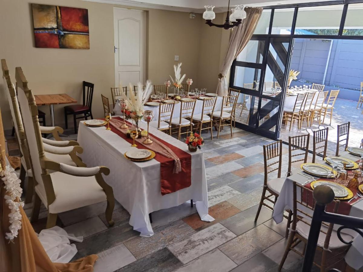Victoria Guest Lodge Белвил Екстериор снимка