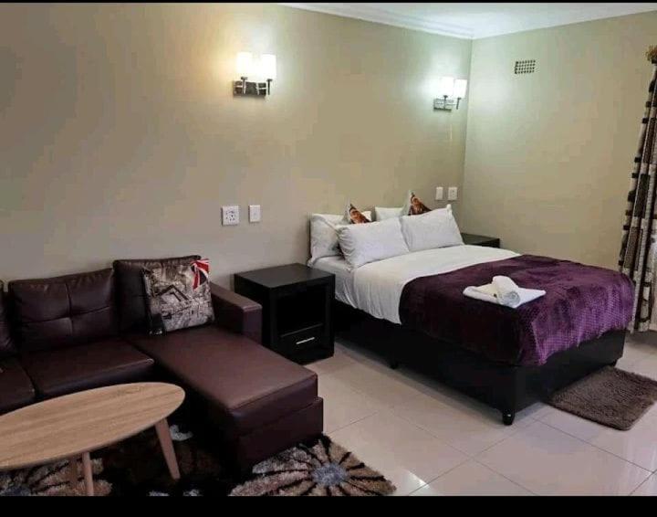 Victoria Guest Lodge Белвил Екстериор снимка