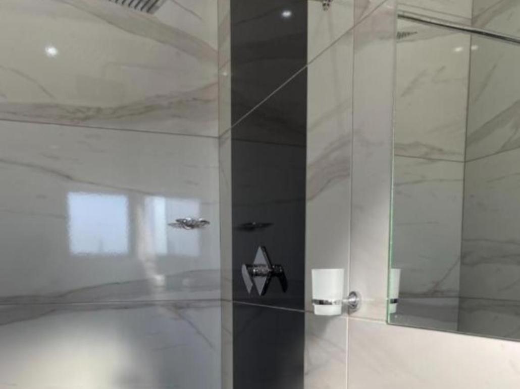 Victoria Guest Lodge Белвил Стая снимка