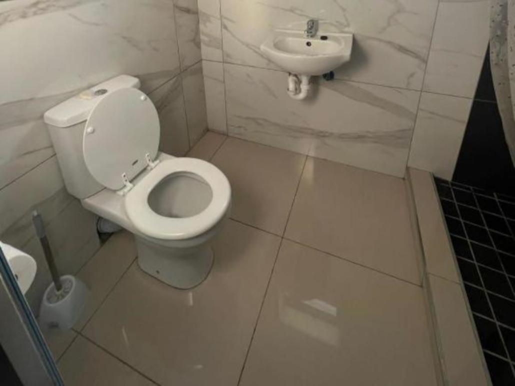Victoria Guest Lodge Белвил Стая снимка