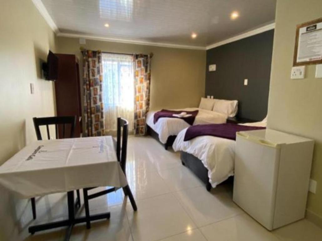 Victoria Guest Lodge Белвил Стая снимка